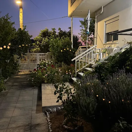 Дом отдыха Lemon Tree's House *