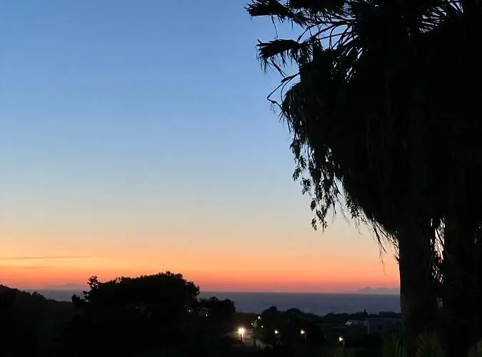 Lemon Tree's House بيت للعطل Kalavárda