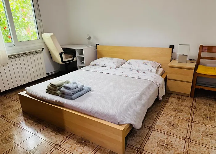 Lemon Tree's House بيت للعطل Kalavárda